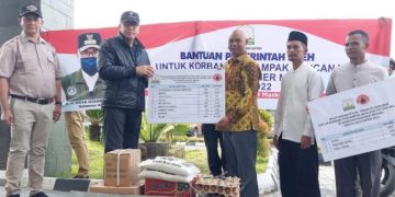 Gubernur Aceh Serahkan Bantuan untuk Korban Puting Beliung Bener Meriah