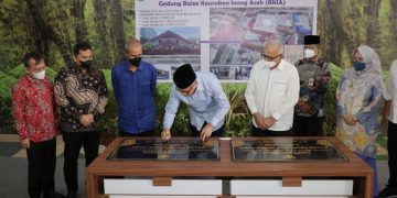 Gubernur Nova Resmikan Balai Meuseuraya Aceh dan Balee Keurukon Inong Aceh