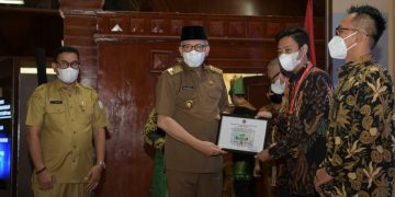 Gubernur Berikan Penghargaan untuk Perusahaan Peduli Lingkungan di Aceh