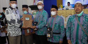 Gubernur Nova Lepas Keberangkatan Jamaah Haji Embarkasi Aceh Kloter 1