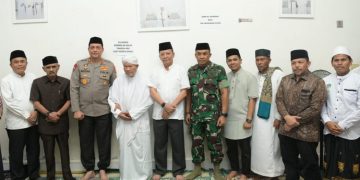 Pj Gubernur Kunjungi Dayah Munawwarah, Takziah Almarhumah Istri Abu Kuta Krueng