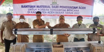Pj Bupati Aceh Besar Terima Bantuan Material dari Pemerintah Aceh untuk Korban Puting Beliung
