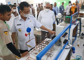 Pj Gubernur Aceh Tinjau Lomba Kopetensi Siswa  SMK Tingkat Provinsi