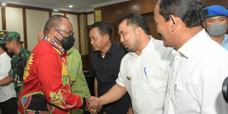 Kunjungi Aceh, Wamendagri Disambut Pj Bupati Iswanto