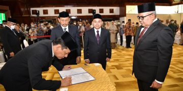Pj Gubernur Lantik Bustami Hamzah Sebagai Sekda Aceh