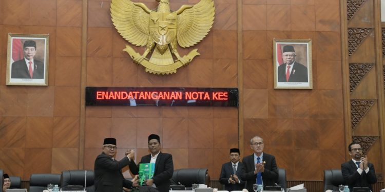 DPRA – Pemerintah Aceh Tandatangani Nota Kesepakatan Perubahan KUA-PPAS 2022