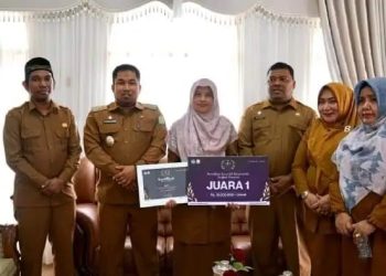 Pj Bupati Aceh Besar Berikan Apresiasi kepada Guru Berprestasi