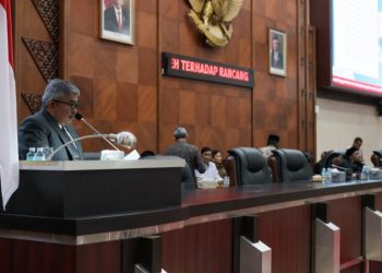 Sekda Aceh Sampaikan Tanggapan Gubernur Atas Pendapat Banggar DPRA terhadap Nota Keuangan dan Raqan APBA 2023