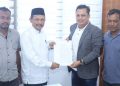 Asisten I Sekda Aceh Serahkan SK Pengangkatan Suhendri Sebagai Ketua BRA