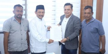 Asisten I Sekda Aceh Serahkan SK Pengangkatan Suhendri Sebagai Ketua BRA