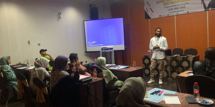 Bimtek dan Sertifikasi Seni Pertunjukan Sukses Digelar, Disbudpar Aceh Sampaikan Terima Kasih Kepada Narasumber dan Asesor