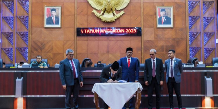 Seluruh Fraksi DPRA Setuju Raqan APBA 2023 Disahkan Jadi Qanun