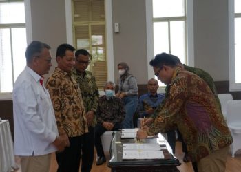 Penjabat Gubernur Aceh bersama Menteri ESDM menjadi Saksi Penandatanganan Kontrak Kerja Sama Migas WK ONWA-Meulaboh dan OSWA-Singkil