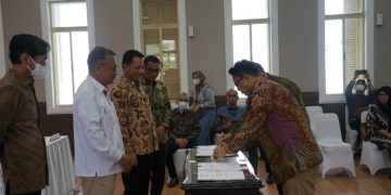 Penjabat Gubernur Aceh bersama Menteri ESDM menjadi Saksi Penandatanganan Kontrak Kerja Sama Migas WK ONWA-Meulaboh dan OSWA-Singkil