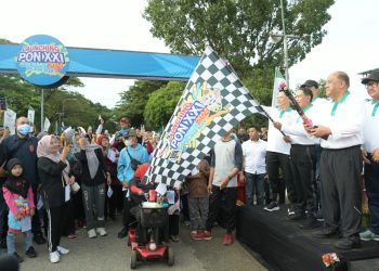 Promosikan PON XXI Aceh-Sumut, Pj Gubernur Bersama Menpora Lepas Peserta Jalan Santai