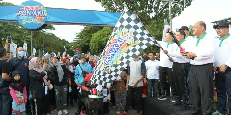 Promosikan PON XXI Aceh-Sumut, Pj Gubernur Bersama Menpora Lepas Peserta Jalan Santai