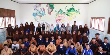 Bunda PAUD Aceh Besar Ajak Siswa SMP 1 Pulo Aceh Gunakan Sosmed untuk Promosi Daerah