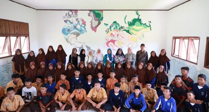 Bunda PAUD Aceh Besar Ajak Siswa SMP 1 Pulo Aceh Gunakan Sosmed untuk Promosi Daerah