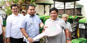 Alhamdulillah! Petani Aceh Besar Peroleh Puluhan Traktor
