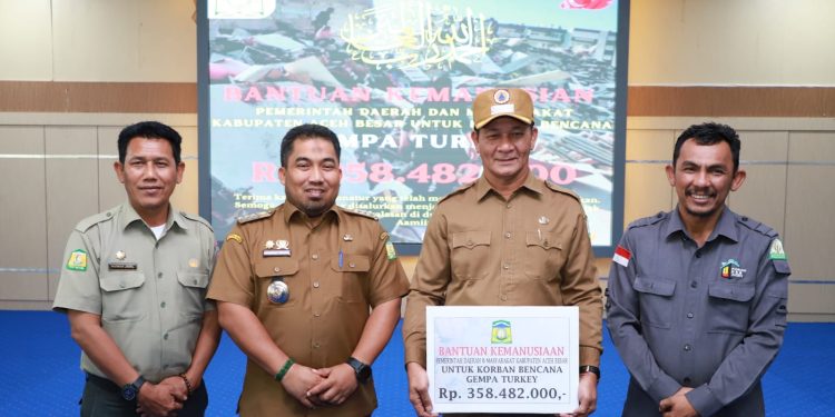 Pj Bupati Muhammad Iswanto Serahkan Donasi Rp 358,4 Juta Untuk Korban Gempa Turki-Suriah