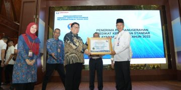 Pemerintah Aceh Terima Penghargaan Kepatuhan Kualitas Tinggi dari Ombudsman RI