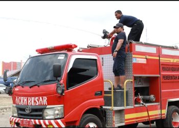 Pj  Bupati Aceh Besar Komandoi Pembersihan Pasar Lambaro dari Atas Damkar, Ajak Pedagang Terapkan Budaya Bersih