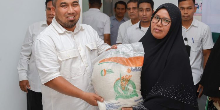 Pj Bupati Aceh Besar Launching Penyaluran Bantuan Cadangan Pemerintah Tahun 2023