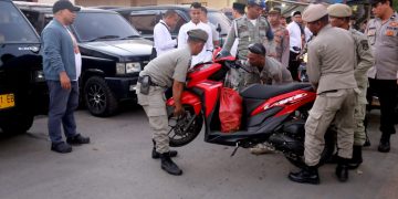 Warning Pj Bupati Aceh Besar: Parkir Sembarangan di Pasar Induk Lambaro akan Dikunci Roda