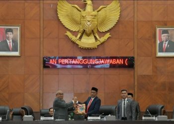 Sekda Sampaikan LKPJ Gubernur Aceh Tahun Anggaran 2022 dalam Paripurna DPR Aceh