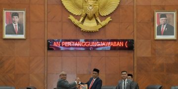 Sekda Sampaikan LKPJ Gubernur Aceh Tahun Anggaran 2022 dalam Paripurna DPR Aceh