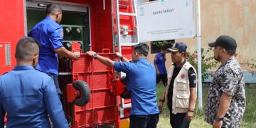 Pj Bupati Aceh Besar Terima Mobil Damkar Bantuan Kemendagri