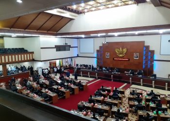 DPRA Gelar Paripurna Penyerahan LHP-BPK atas Laporan Keuangan Pemerintah Aceh Tahun Anggaran 2022