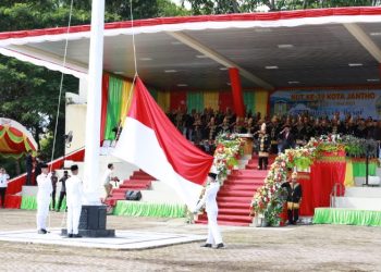 Pj Bupati Inspektur Upacara Hardiknas dan HUT ke-39 Kota Jantho