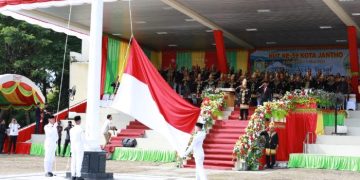 Pj Bupati Inspektur Upacara Hardiknas dan HUT ke-39 Kota Jantho