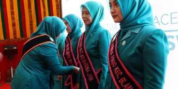 Cut Rezky Handayani Lantik Ketua TP-PKK dan Bunda PAUD Kecamatan