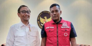 Ketua DPRA Serahkan Dokumen Pelanggaran HAM Aceh ke Menkopolhukam