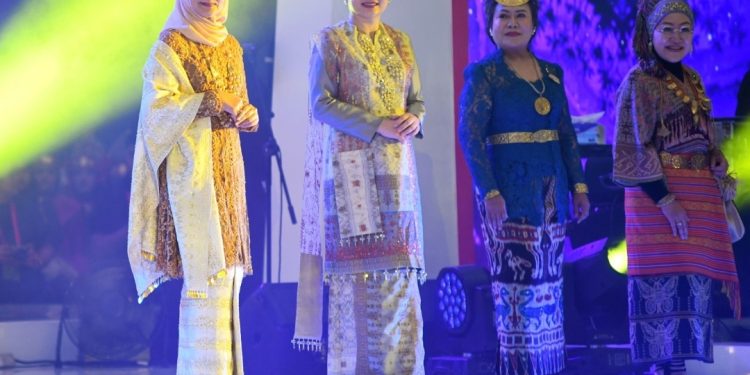 Songket Aceh Besar Tampil Pada Ajang Nasional HUT ke-43 Dekranasda di Kota Medan
