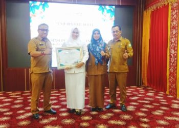 Pj Bupati Apresiasi kepada Ferawati, Bidan dari Pulo Aceh Raih Penghargaan Tingkat Nasional