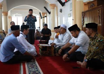 Pj Bupati Aceh Besar Saksikan Pensyahadatan Warga Tionghoa di Masjid Al Jihad Montasik
