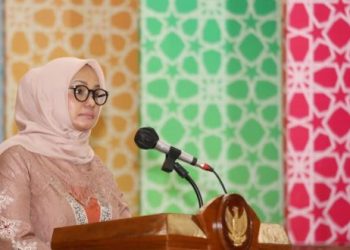 Saat Menutup Rakerda Dekranasda, Mellani Subarni Ajak Perajin Manfaatkan Trend Fashion Muslim Dunia