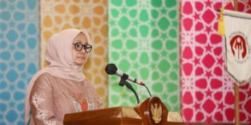 Saat Menutup Rakerda Dekranasda, Mellani Subarni Ajak Perajin Manfaatkan Trend Fashion Muslim Dunia
