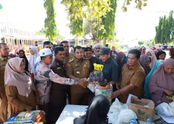 Pj Bupati Aceh Besar Pantau Langsung Gelar Pasar Murah di Masjid Abu Indrapuri