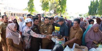 Pj Bupati Aceh Besar Pantau Langsung Gelar Pasar Murah di Masjid Abu Indrapuri