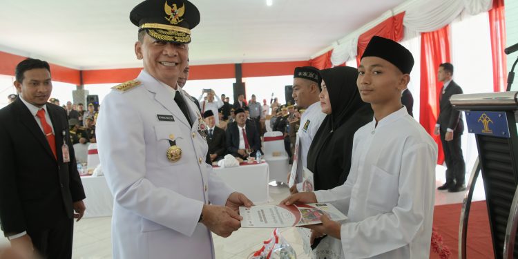 78 Tahun Indonesia Merdeka, Penjabat Gubernur Aceh Serahkan SK Remisi bagi Tahanan