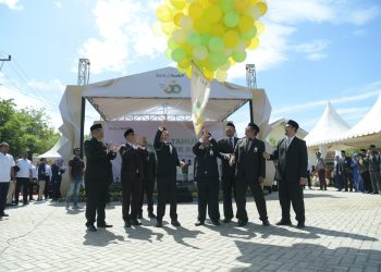 Penjabat Gubernur Inspektur Upacara Ulang Tahun ke-50 Bank Aceh Syariah 