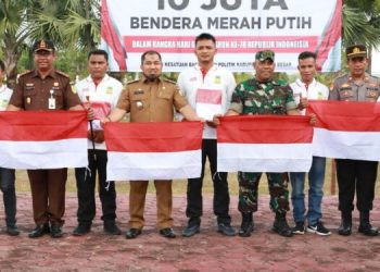 Sambut HUT RI, Pj Bupati Aceh Besar dan Forkopimda Launching Pencanangan 10 Juta Bendera Merah Putih