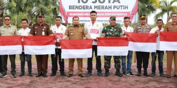 Sambut HUT RI, Pj Bupati Aceh Besar dan Forkopimda Launching Pencanangan 10 Juta Bendera Merah Putih
