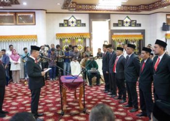 Penjabat Gubernur Lantik Komisioner KIP Aceh