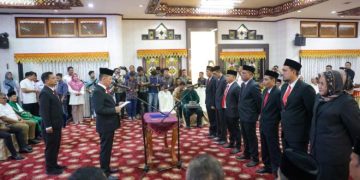 Penjabat Gubernur Lantik Komisioner KIP Aceh