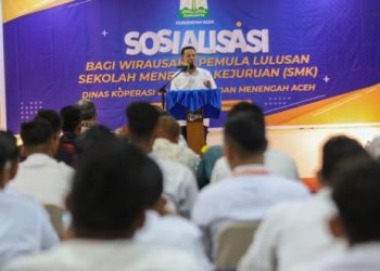 Penjabat Gubernur Achmad Marzuki Bangga Dengan Alumni SMK Rekrut Naker Saat Usia Muda